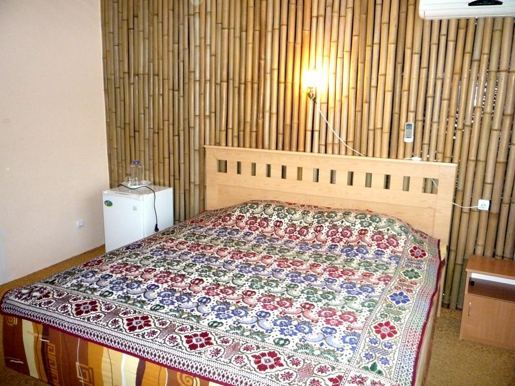 Ostrov Park-Hotel Pitsunda Eksteriør billede
